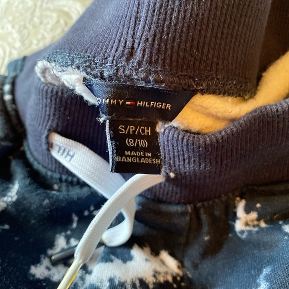 Little boys Tommy Hilfiger jogging suit - Picture 4 of 6